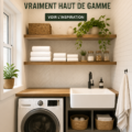Rénovation buanderie moderne et esthétique avec solutions de rangement.