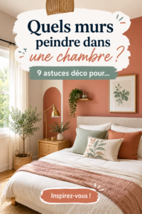 Une chambre avec des murs colorés et une décoration harmonieuse.